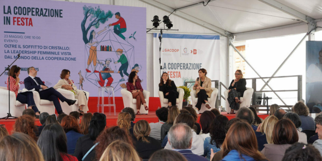 Alcuni momenti dell'intervento della Presidente del Consiglio di Sorveglianza, Daniela Mori, dedicato alla leadership femminile
